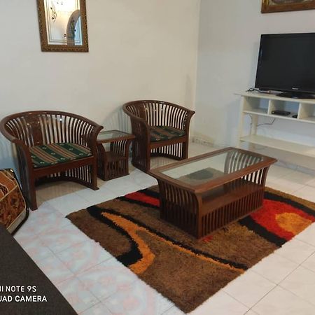 R&R Homestay Simpang Renggam Bagian luar foto