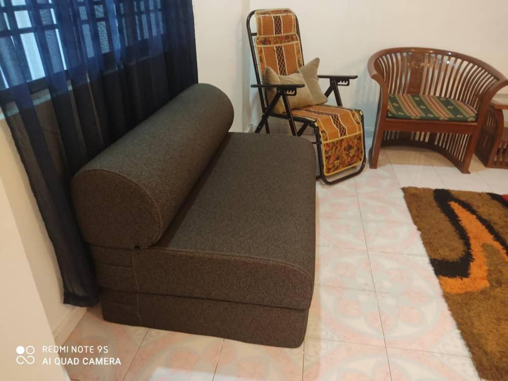 R&R Homestay Simpang Renggam Bagian luar foto